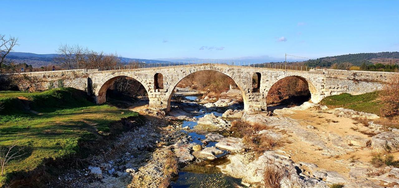 Le Mas Du Colombier Cadenet Bagian luar foto