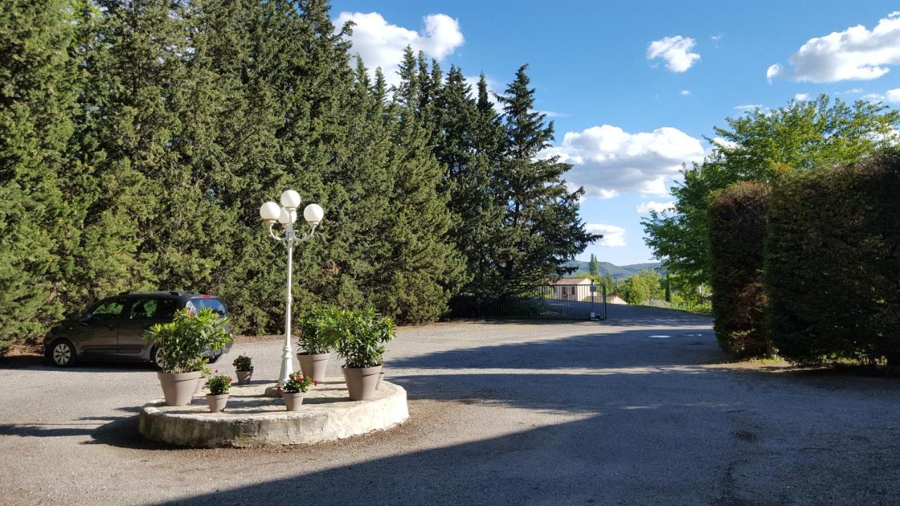 Le Mas Du Colombier Cadenet Bagian luar foto